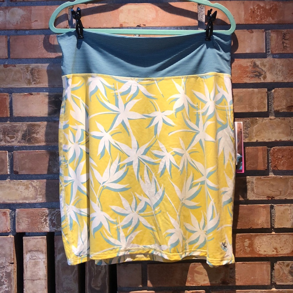 NWT Carve skirt